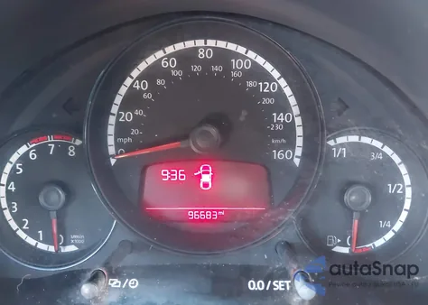 2015 Volkswagen Beetle 1.8T Fleet Edition из США, поврежденный, VIN 3VWF17AT6FM629094